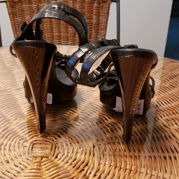 NWOB! Burberry Strappy Platform Heels 36 - Picture 5 of 8